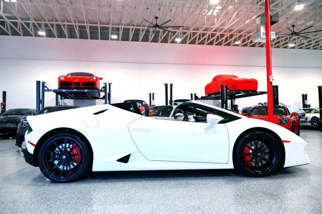 Used 2017 Lamborghini Huracan LP 580-2 RWD image 13