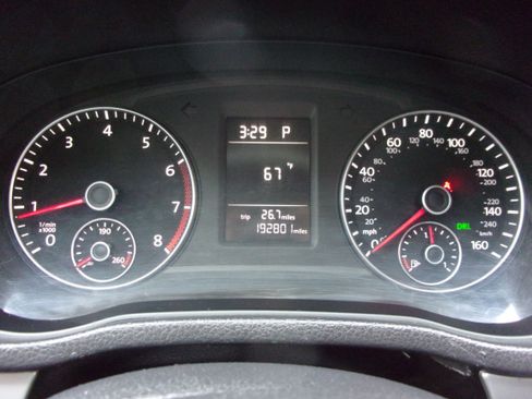 Used 2013 Volkswagen Passat 2.5 S FWD image 11