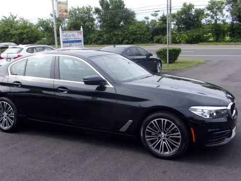 Used 2019 BMW 530i xDrive UNAVAIL AWD/4WD image 3