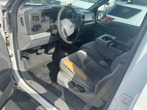 Used 2004 Ford Excursion image 8