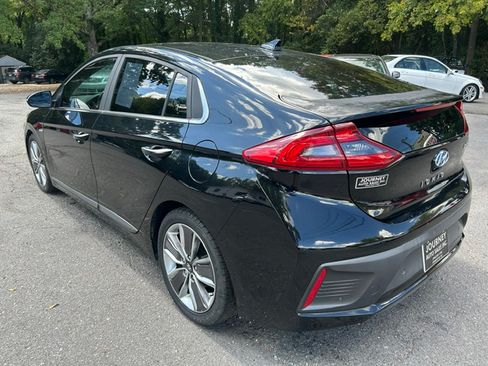 Used 2018 Hyundai Ioniq Hybrid Limited w/ Ultimate Pkg FWD image 3