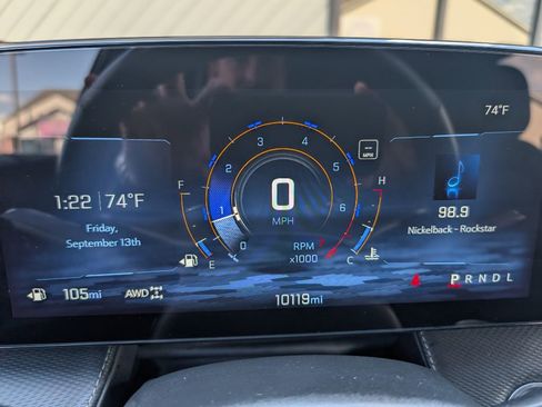 Used 2025 Chevrolet Equinox LT AWD/4WD image 10