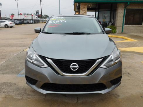 Used 2019 Nissan Sentra S image 3