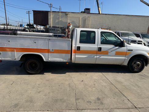Used 2002 Ford F350 2WD Crew Cab DRW Super Duty image 8