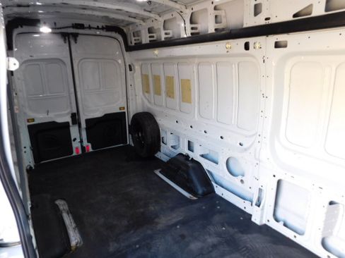 Used 2019 Ford Transit 350 image 18
