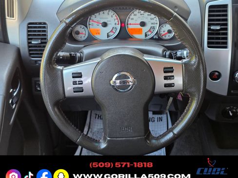 Used 2011 Nissan Frontier 4x4 Crew Cab PRO-4X image 14