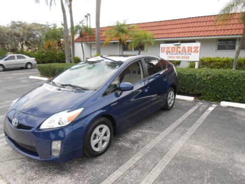 Used 2011 Toyota Prius III Hatchback 4D FWD image 1