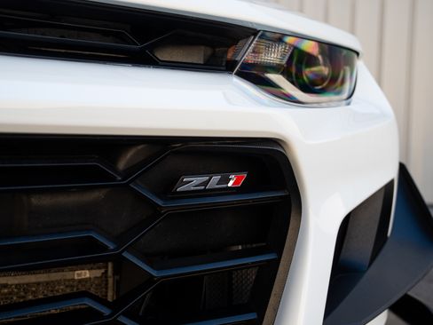 Used 2020 Chevrolet Camaro ZL1 image 4