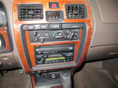 Used 1999 Toyota 4Runner SR5 Premium image 15