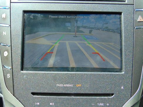 Used 2015 Lincoln MKZ image 19