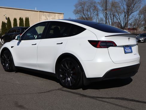 Used 2025 Tesla Model Y Performance image 7