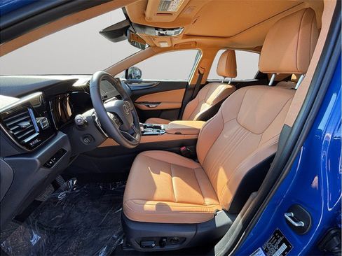 Used 2025 Lexus NX 250 250 Premium Sport Utility 4D w/ Accessory Package (K3) image 2