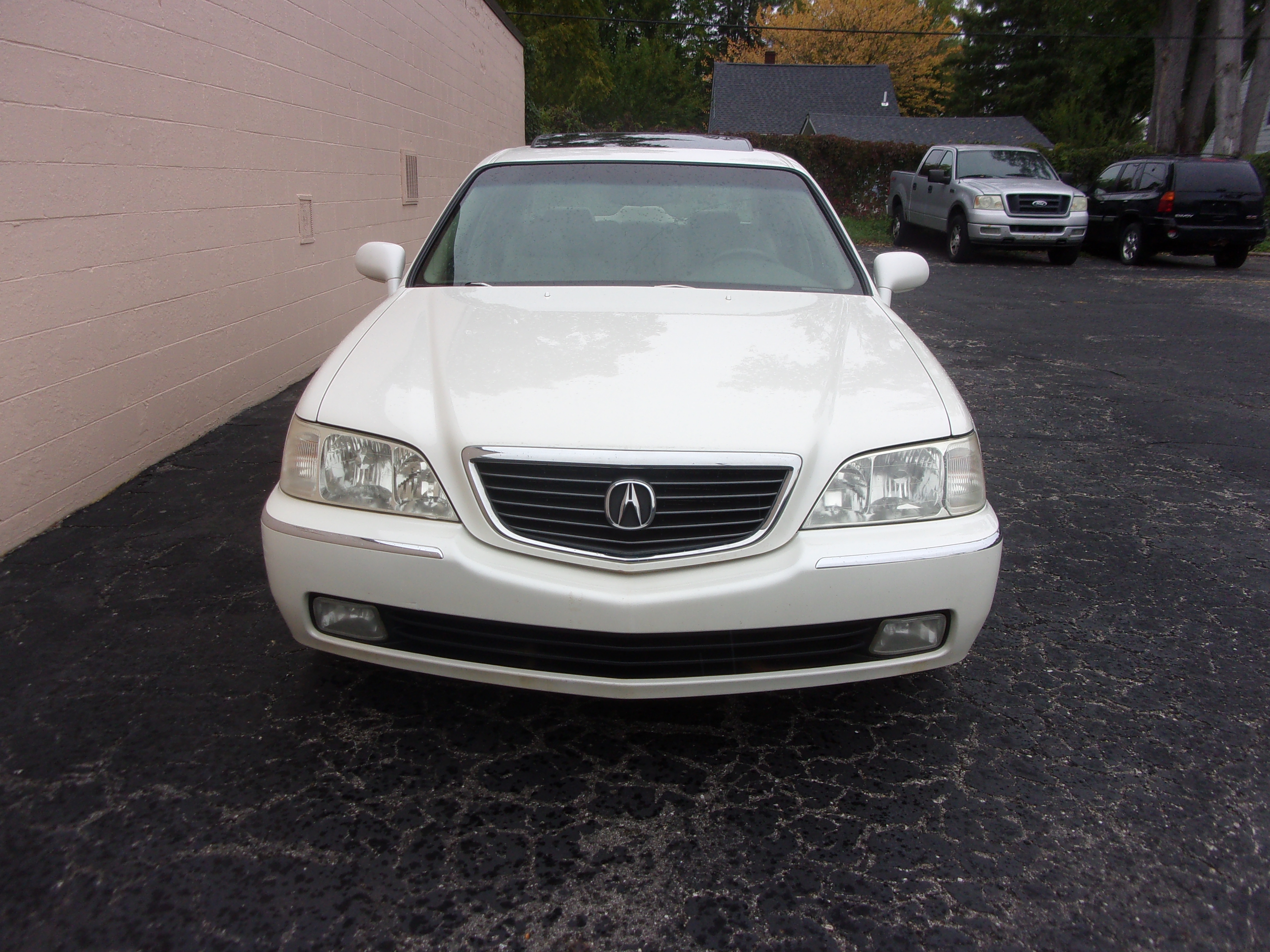 Used 2004 Acura RL w/ Navigation FWD image 2