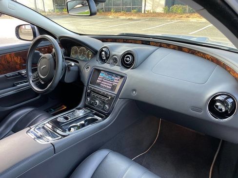 Used 2013 Jaguar XJ Supercharged image 14
