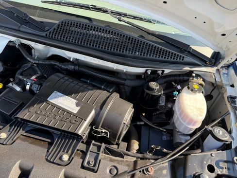 Used 2018 Chevrolet Express 3500 image 25