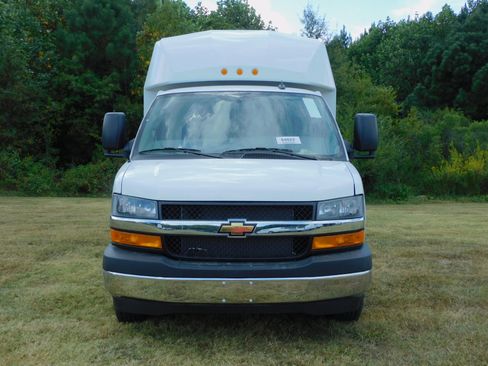 New 2025 Chevrolet Express 3500 image 11