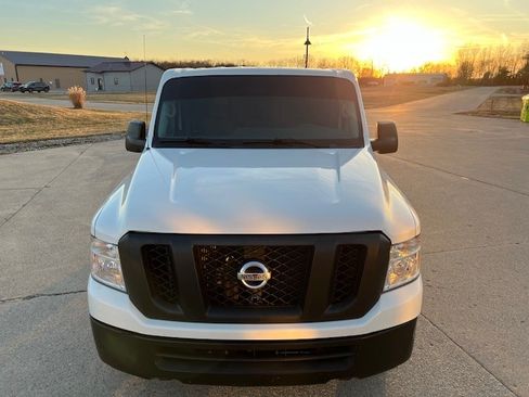 Used 2021 Nissan NV 2500 S image 4