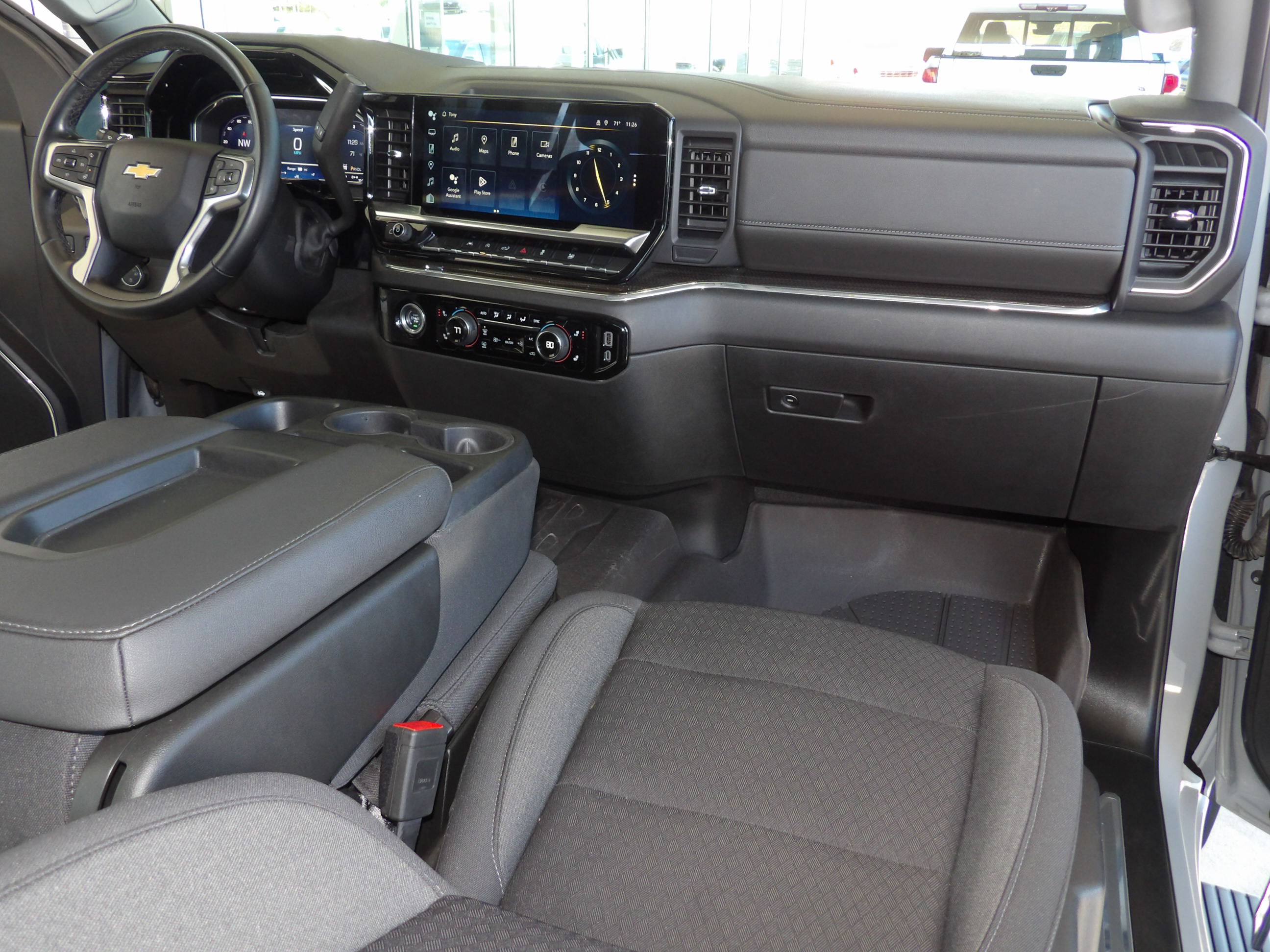 Used 2024 Chevrolet Silverado 1500 4x4 Crew Cab LT image 3