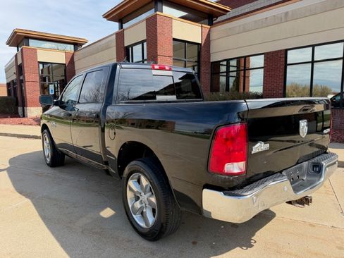 Used 2016 RAM 1500 SLT image 7