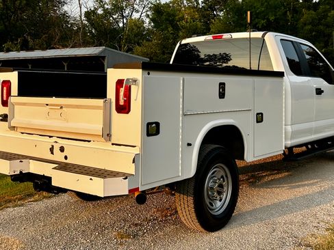 Used 2022 Ford F250 4x4 SuperCab Super Duty image 7