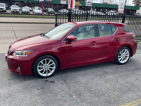 Used 2013 Lexus CT 200h Premium image 3