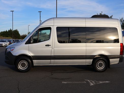 Used 2019 Mercedes-Benz Sprinter 2500 image 3