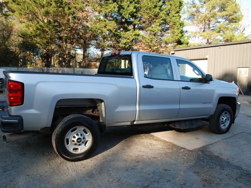 Used 2017 Chevrolet Silverado 2500 image 4