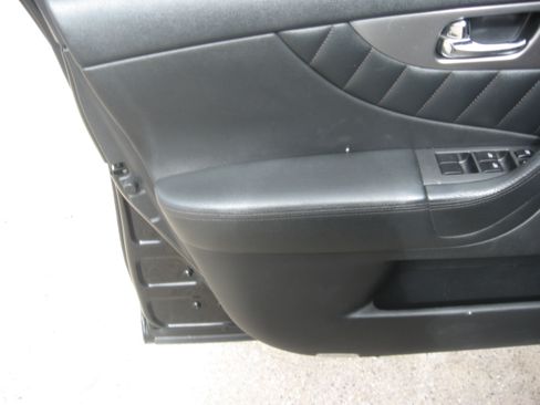 Used 2013 INFINITI FX37 image 8