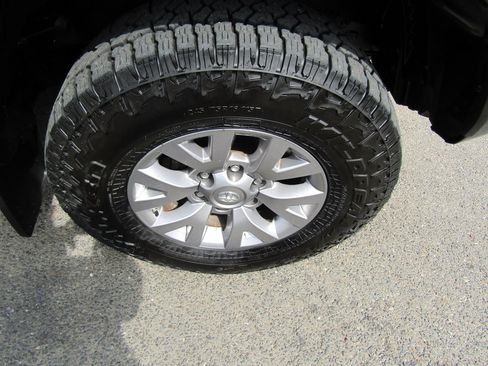 Used 2019 Toyota Tacoma 4x4 Double Cab image 13