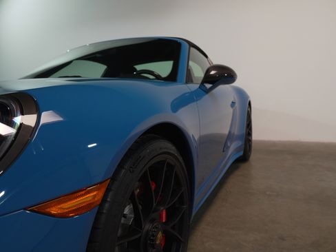 Used 2018 Porsche 911 Targa 4 GTS image 34