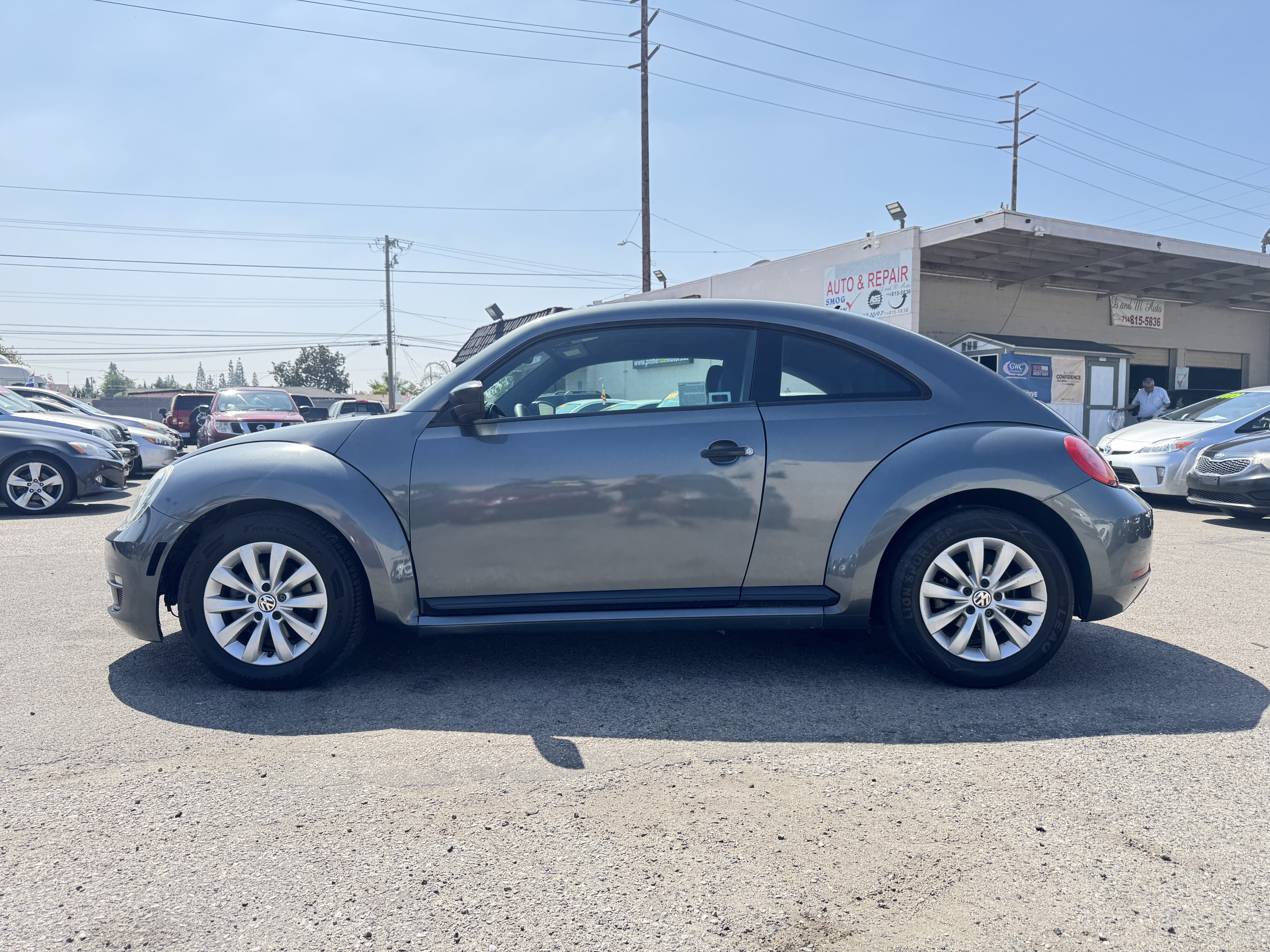 Used 2014 Volkswagen Beetle Coupe FWD image 4