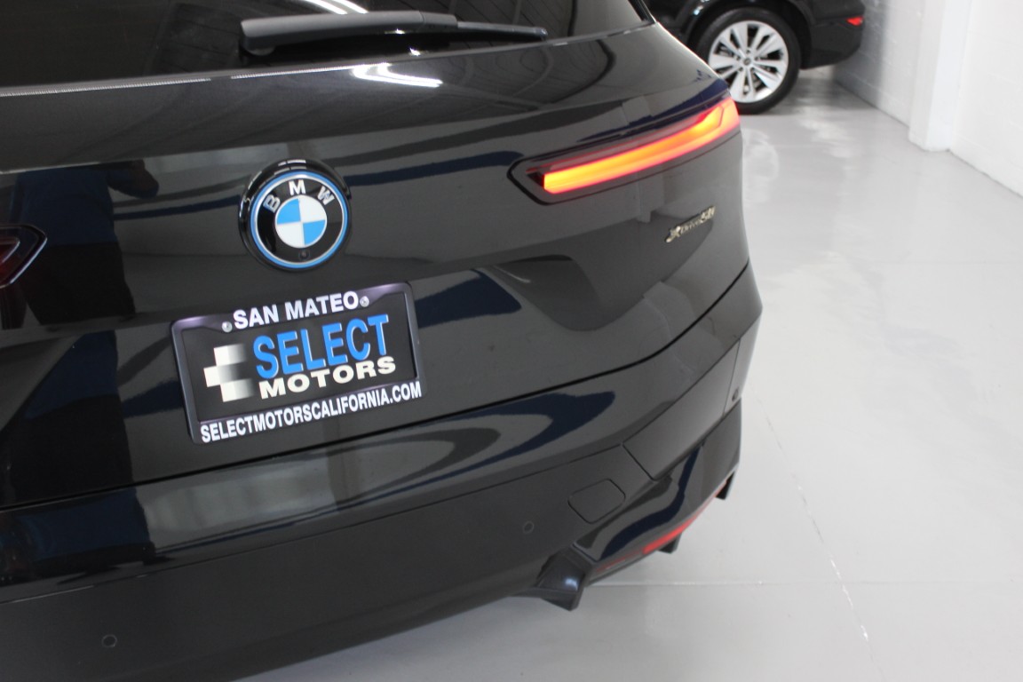 Used 2024 BMW iX xDrive50 AWD/4WD image 9