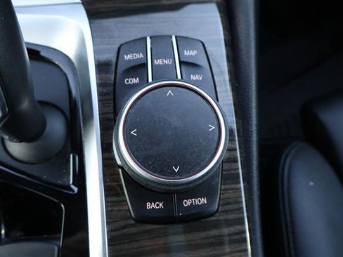 Used 2018 BMW 530i xDrive image 23