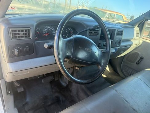 Used 2002 Ford F250 image 4