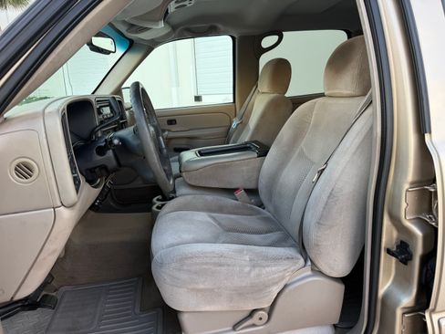 Used 2004 Chevrolet Silverado 2500 LS RWD image 9