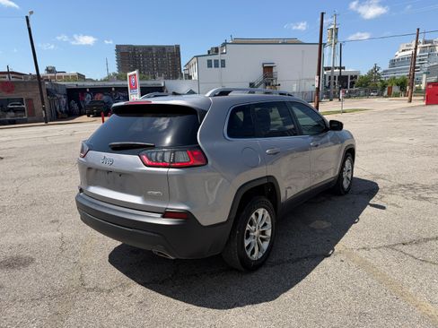Used 2019 Jeep Cherokee Latitude image 9