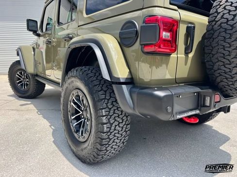 Used 2025 Jeep Wrangler Unlimited Rubicon AWD/4WD image 43
