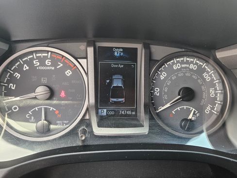 Used 2021 Toyota Tacoma 4x4 Double Cab image 10