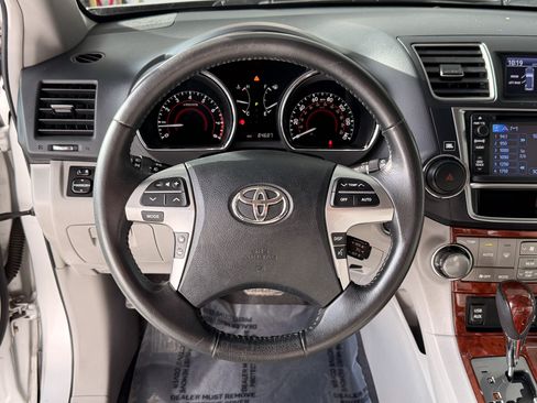 Used 2013 Toyota Highlander Limited image 9