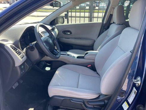 Used 2016 Honda HR-V LX image 10