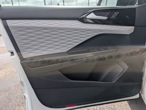 Used 2023 Volkswagen Taos S image 13