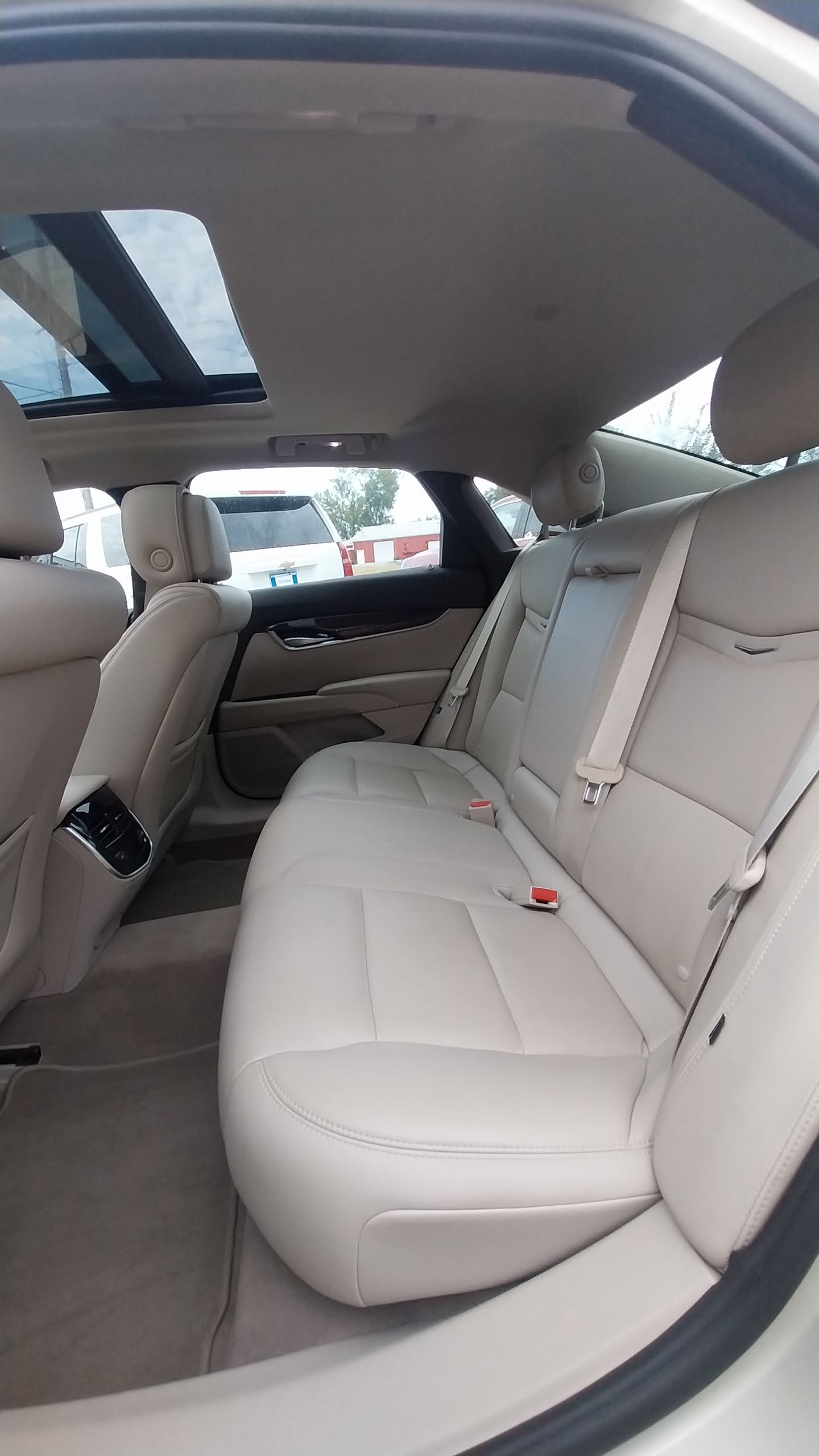 Used 2013 Cadillac XTS Luxury FWD image 12