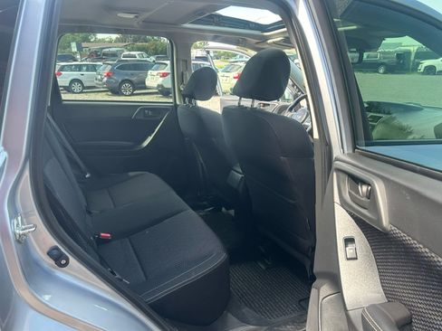 Used 2018 Subaru Forester 2.5i Premium image 19
