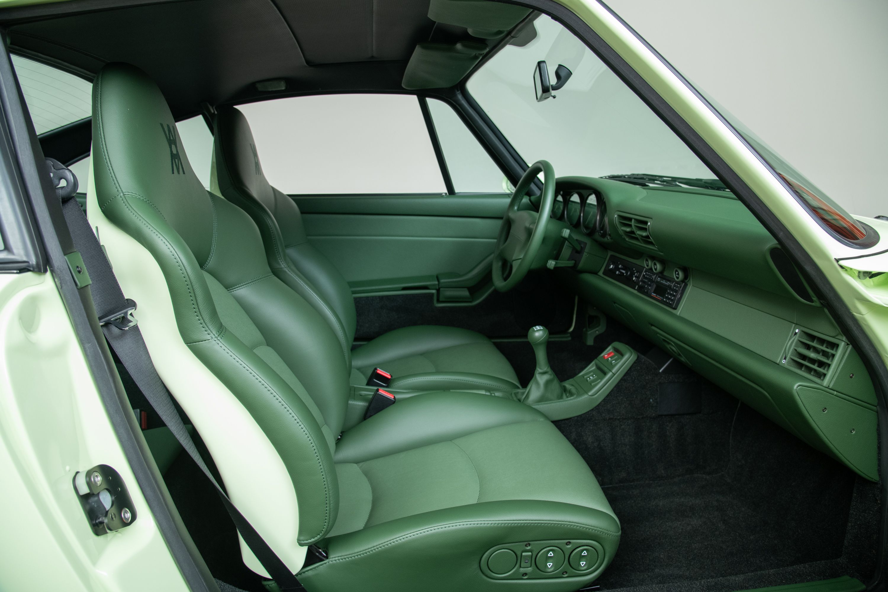 Used 1998 Porsche 911 Carrera S RWD image 24
