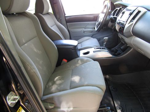 Used 2013 Toyota Tacoma 4x4 Double Cab TRD Off Road image 13