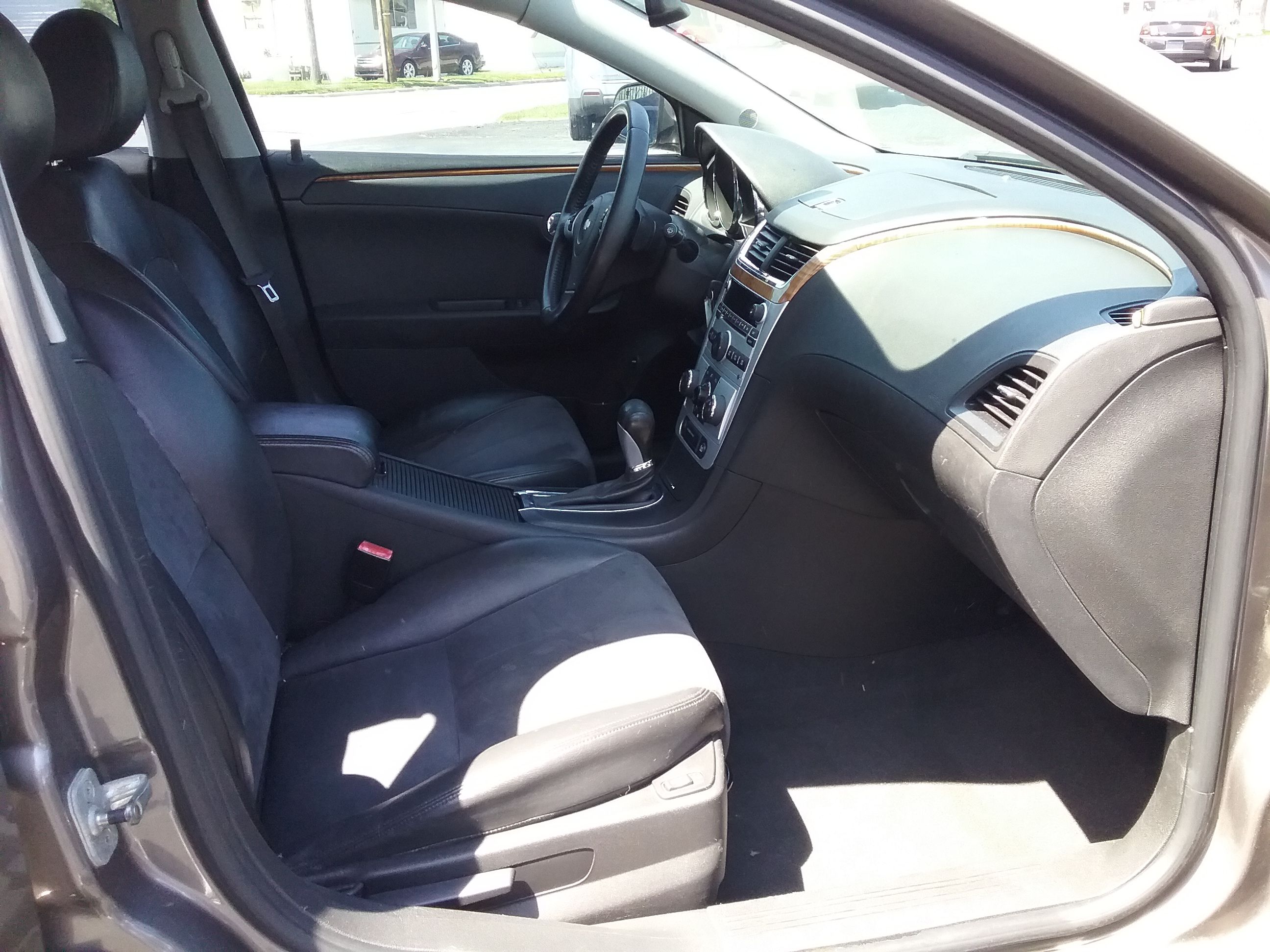 Used 2010 Chevrolet Malibu LT w/ 2LT FWD image 8