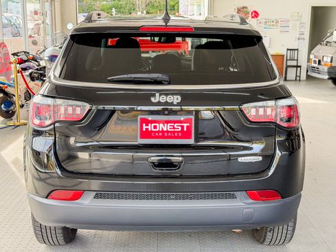 Used 2018 Jeep Compass Latitude image 5