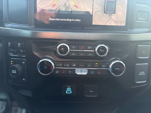 Used 2025 Ford F350 Lariat image 18