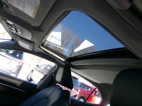 Used 2019 Toyota Camry SE image 12