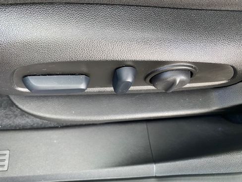 Used 2023 Chevrolet Equinox LT image 12